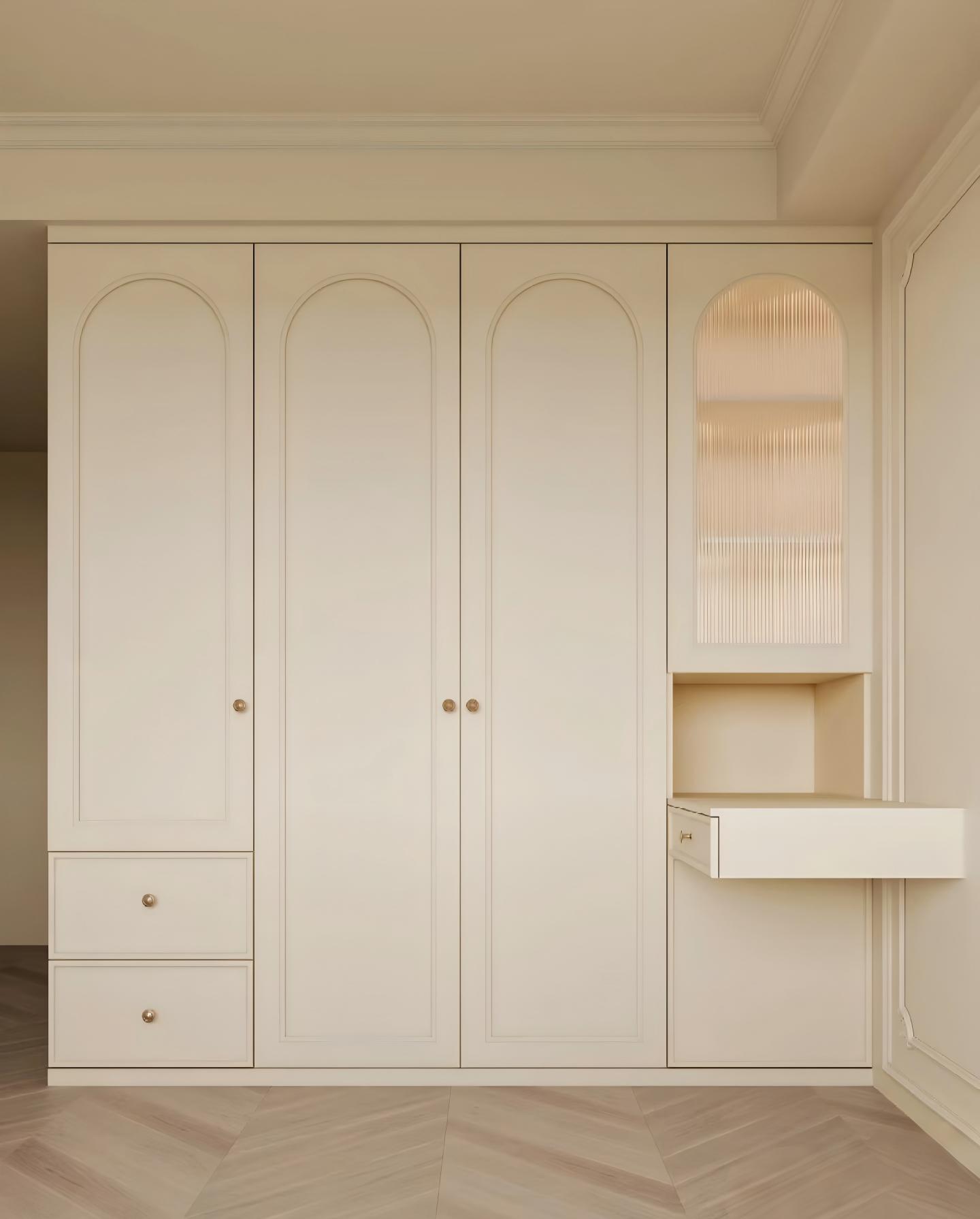 Белый современный шкаф