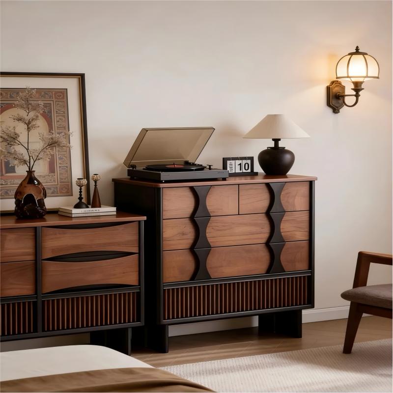 Cassettiera retrò in noce