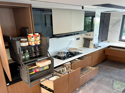 Idee per organizzare al meglio i pensili della cucina