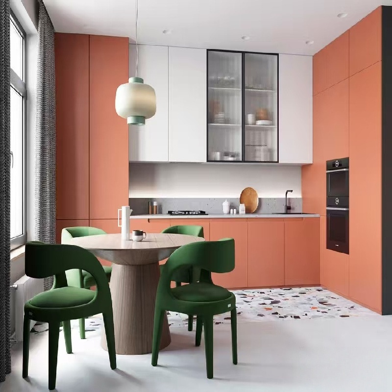 Cucina arancione brillante