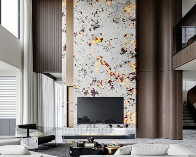 Luxuriöse Marmor-Akzentwand mit Holzlatten-Paneelen für Wohnzimmer mit hoher Decke