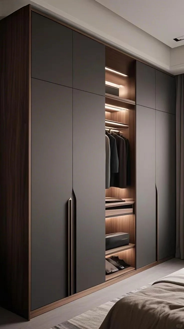 Garde-robe modulaire noire haut de gamme avec organisation intérieure intelligente pour projets de design d'intérieur professionnels