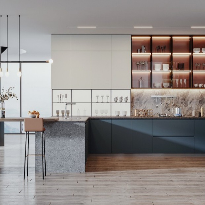 Hohe weiße Schränke