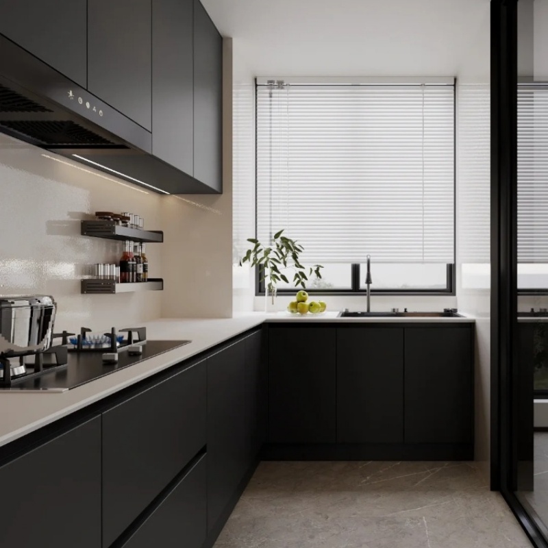 Puertas de cocina en negro mate