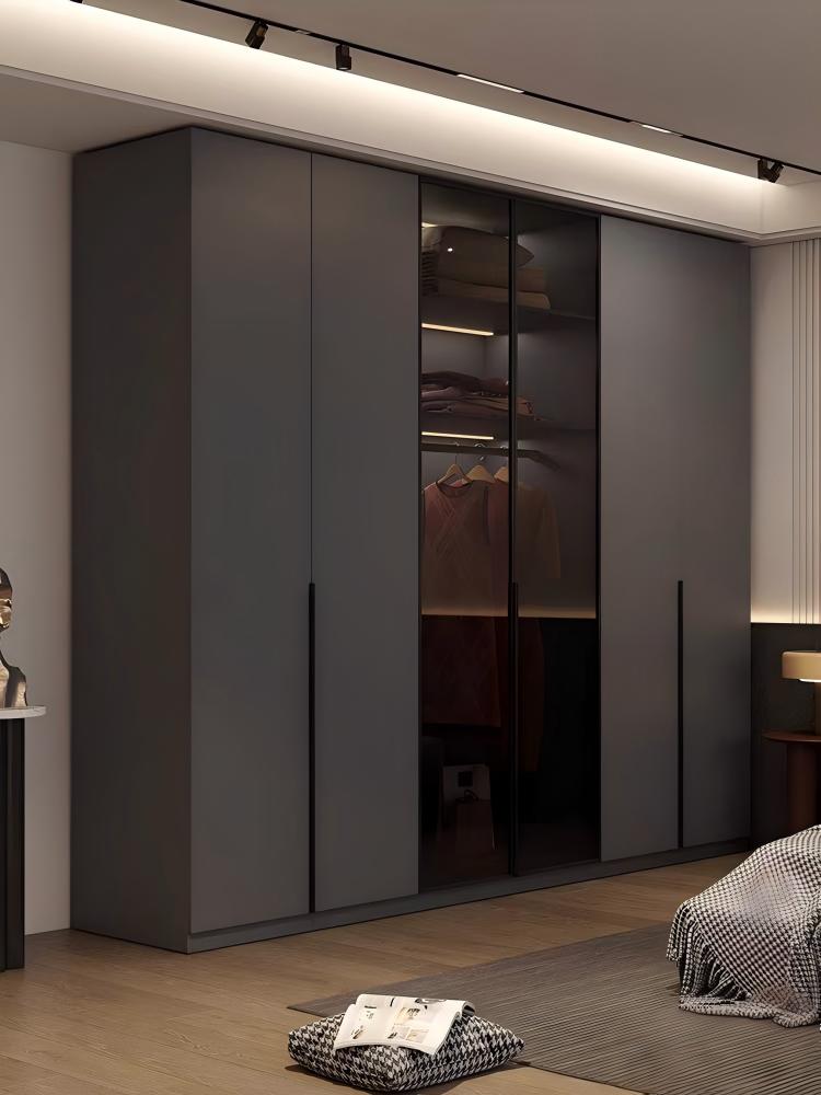 Черный шкаф с комодом