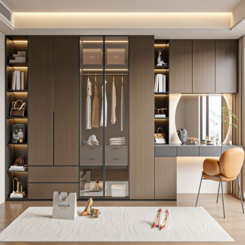 Деревянный шкаф