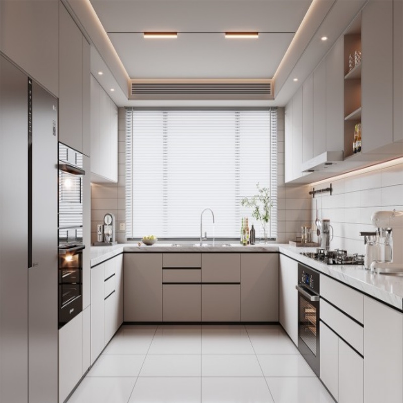 Белый деревянный шкаф